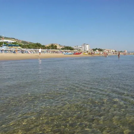 With Salt Water And Heated Pool And Jacuzzi Near The Sea *